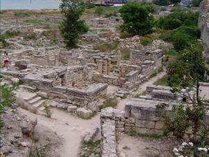 http://upload.wikimedia.org/wikipedia/commons/4/4f/Khersones_buildings.jpg